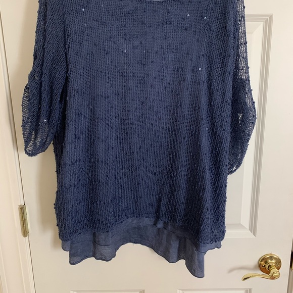 Blouse - Picture 2 of 2